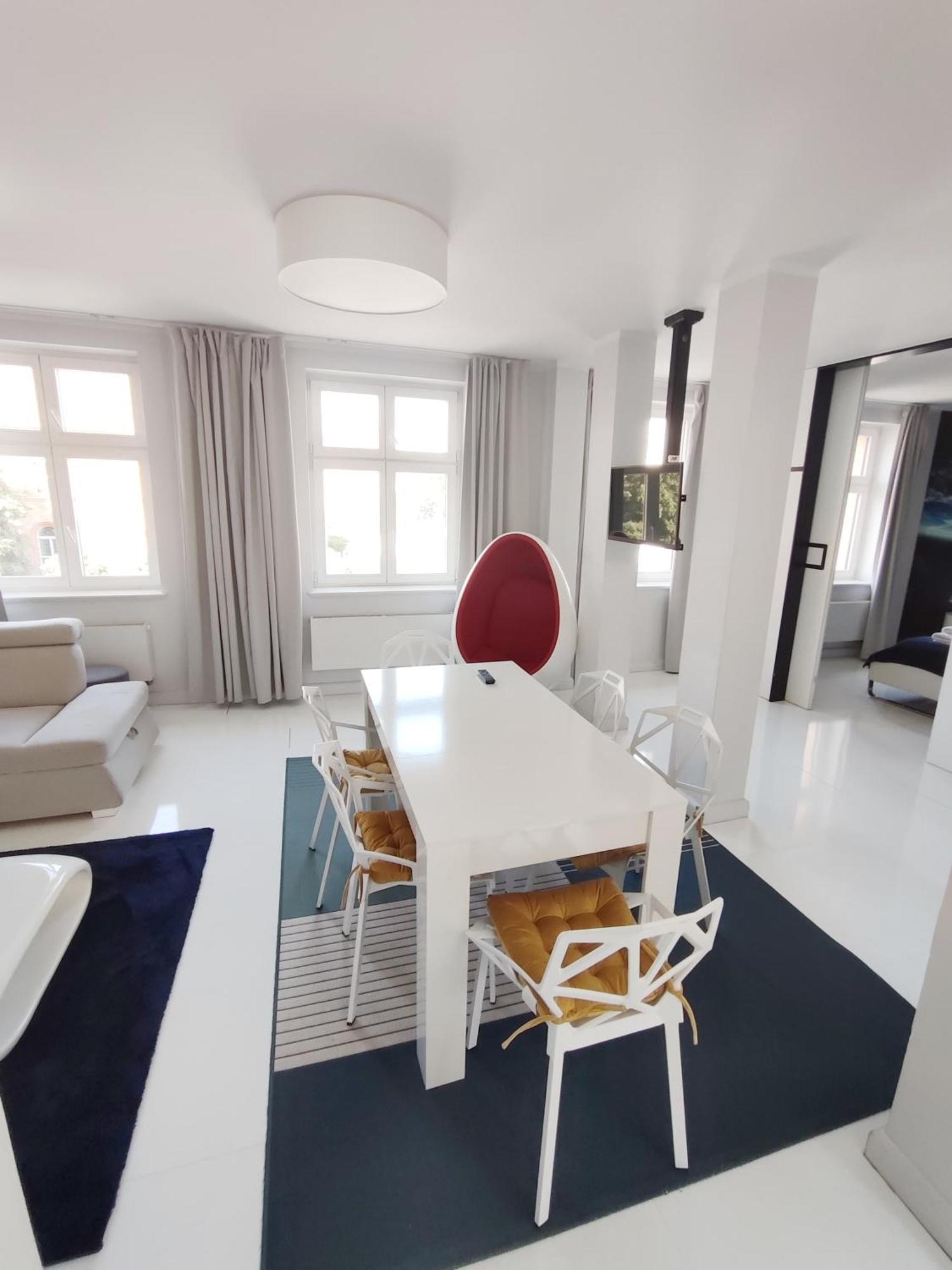 Kosmos 9 - Orbita By Rentoom Apartment