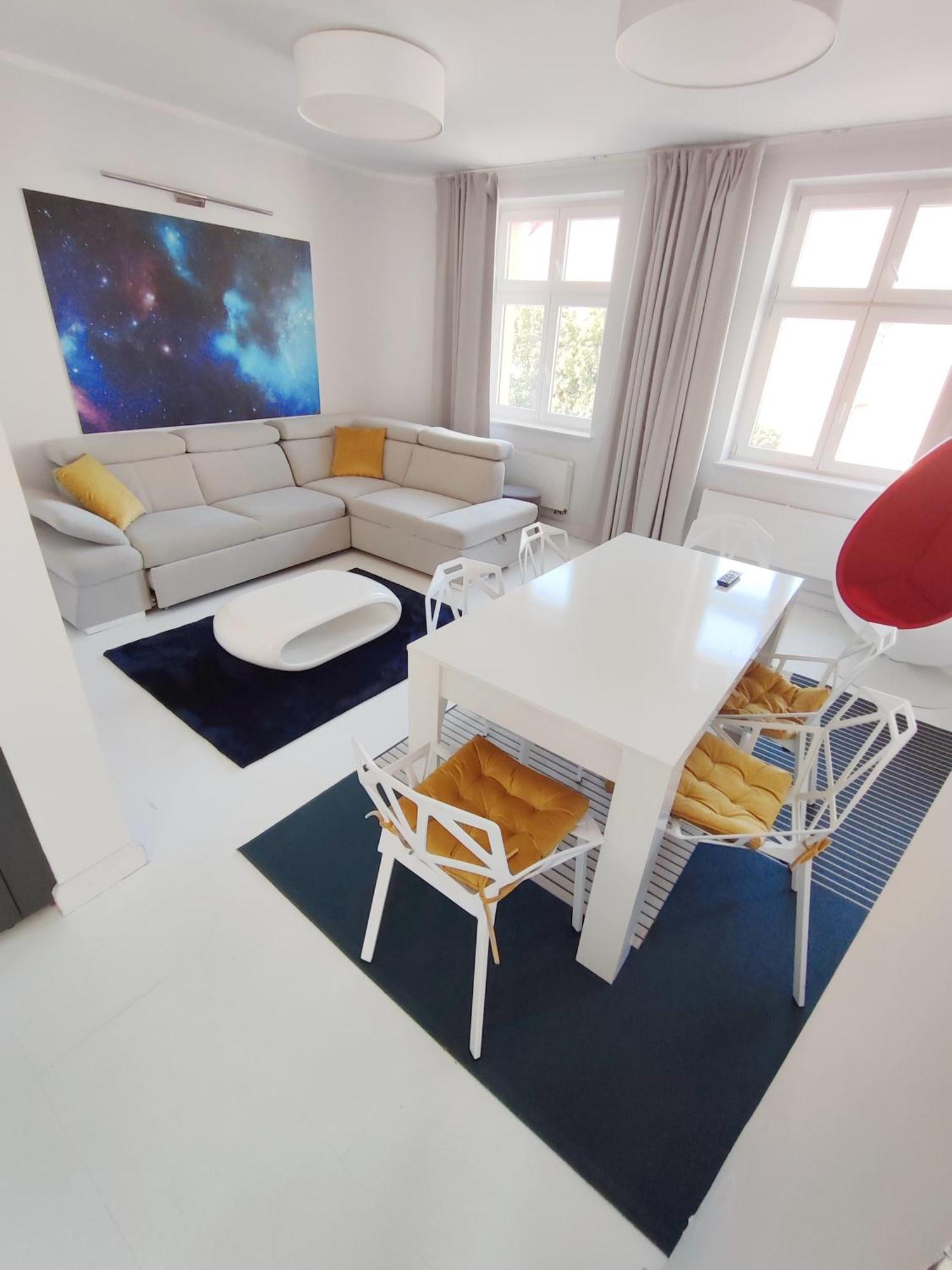 Kosmos 9 - Orbita By Rentoom Apartment *